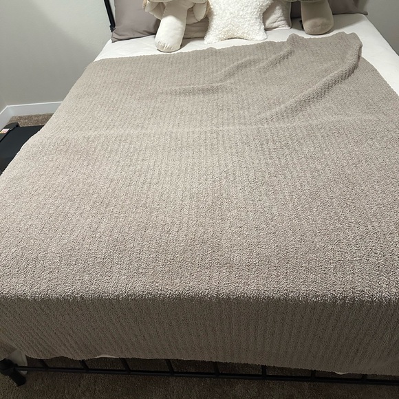 Barefoot Dreams CozyChic Ribbed Throw in color Sand. - Picture 5 of 5